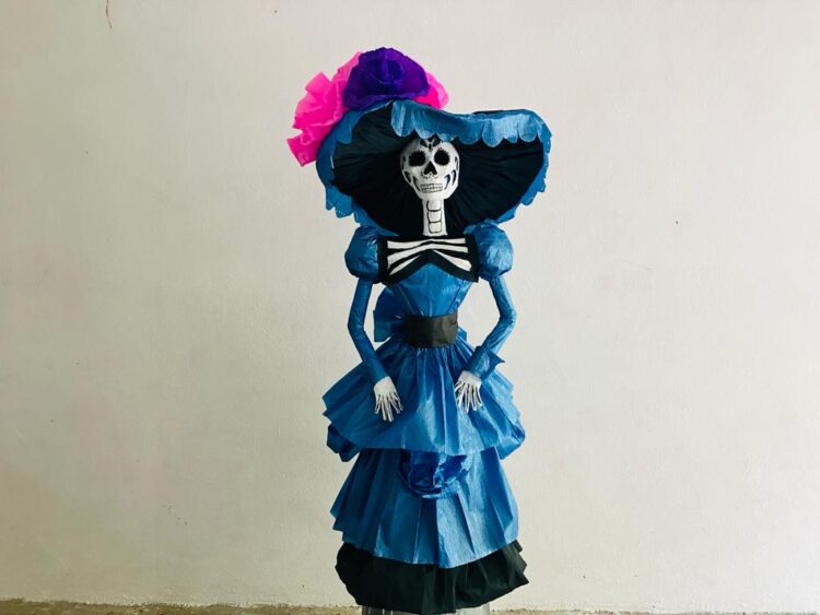 Representación de la Catrina en cartonería. Foto de Tania Villanueva para EnUn2x3