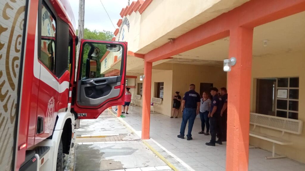 Autoridades atienden a los vecinos de la colonia agrícola en San Fernando.