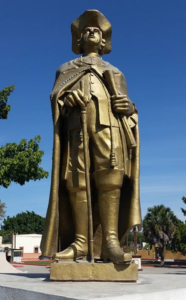 Estatua de José de Escandón y Helguera ubicada en la esquina suroriental de la plaza de armas en Santander Jiménez. Foto: José Luis Aguilar Guajardo.