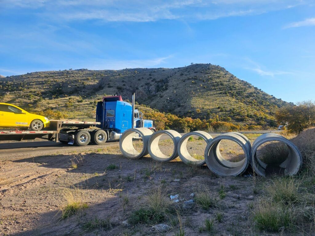 En un recorrido realizado a mediados de 2024 se notan los vestigios de la obra que no se terminó y las malas condiciones en las que se mantuvo el camino. Fotografías: Cortesía para Quinto Elemento Lab