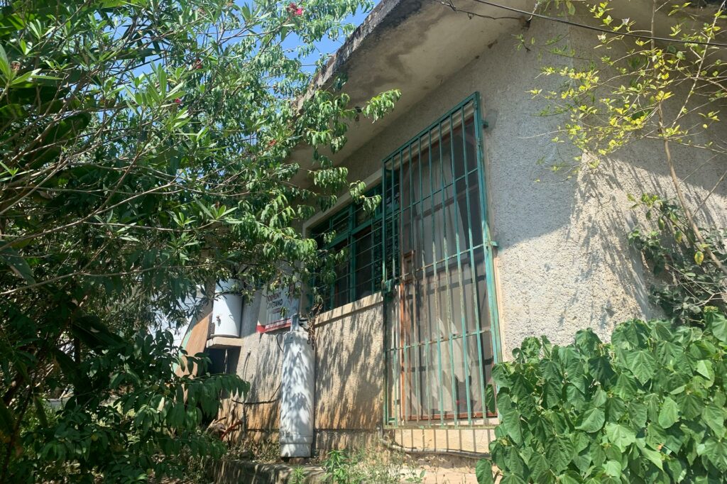 Así luce la vivienda de uno de los socios principales de Infraestructura en Construcción, un hombre que se dedica a la albañilería. Fotografía: AVC Noticias