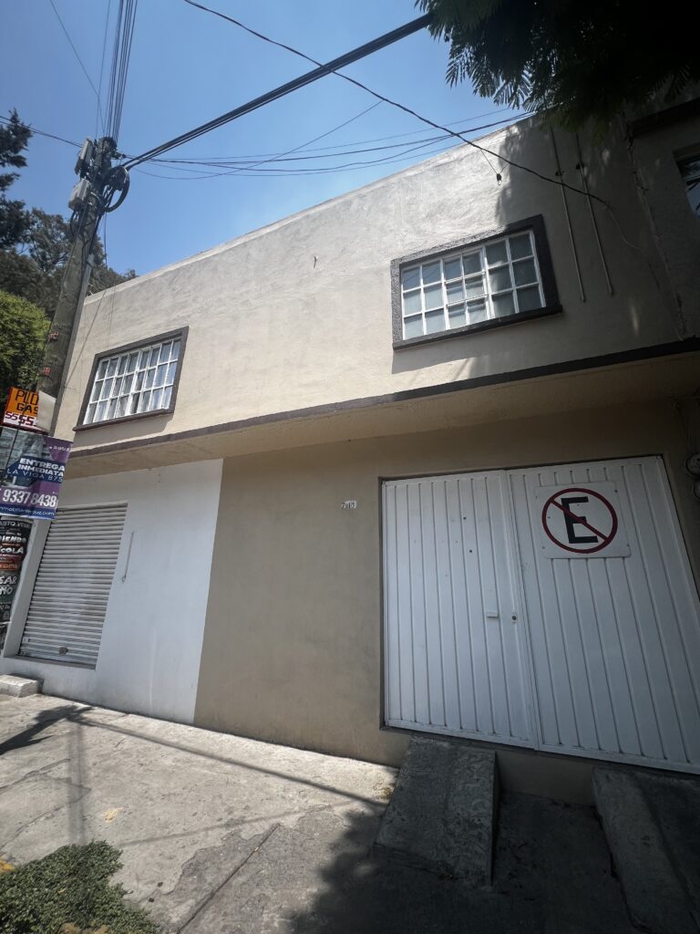 En la Alcaldía Iztapalapa se ubicaron domicilios de otras empresas fantasma o sus accionistas. Fotografías: Violeta Santiago