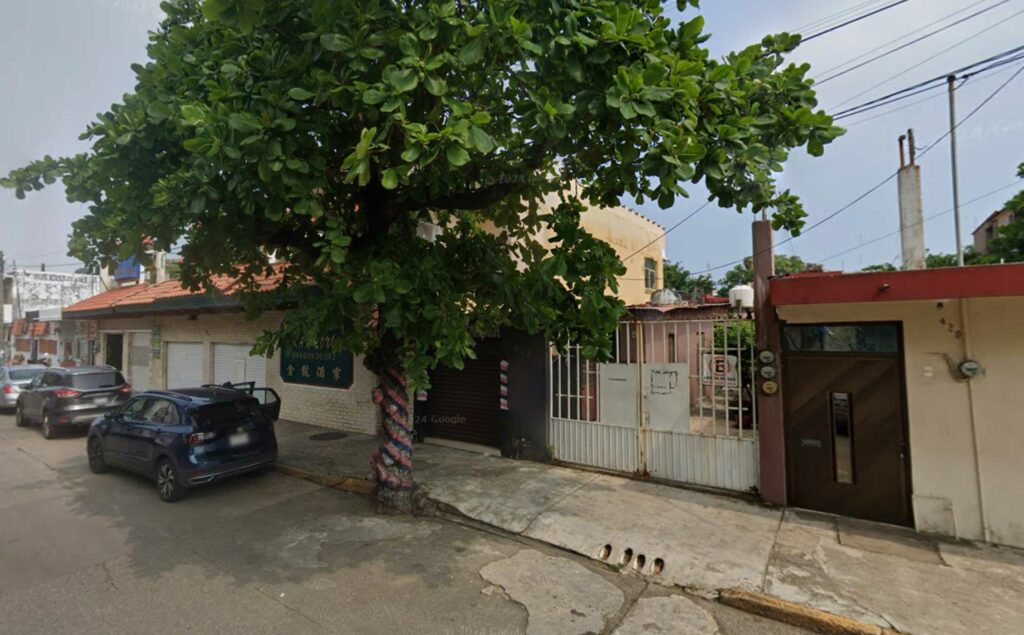 Inmobiliaria Gomgo y Grupo Inmobiliaria Frabersa se fundaron en domicilios de colonias populares en Coatzacoalcos al inicio de la gubernatura de Javier Duarte. Fotografías: Cortesía para Quinto Elemento Lab; imagen: Google Maps