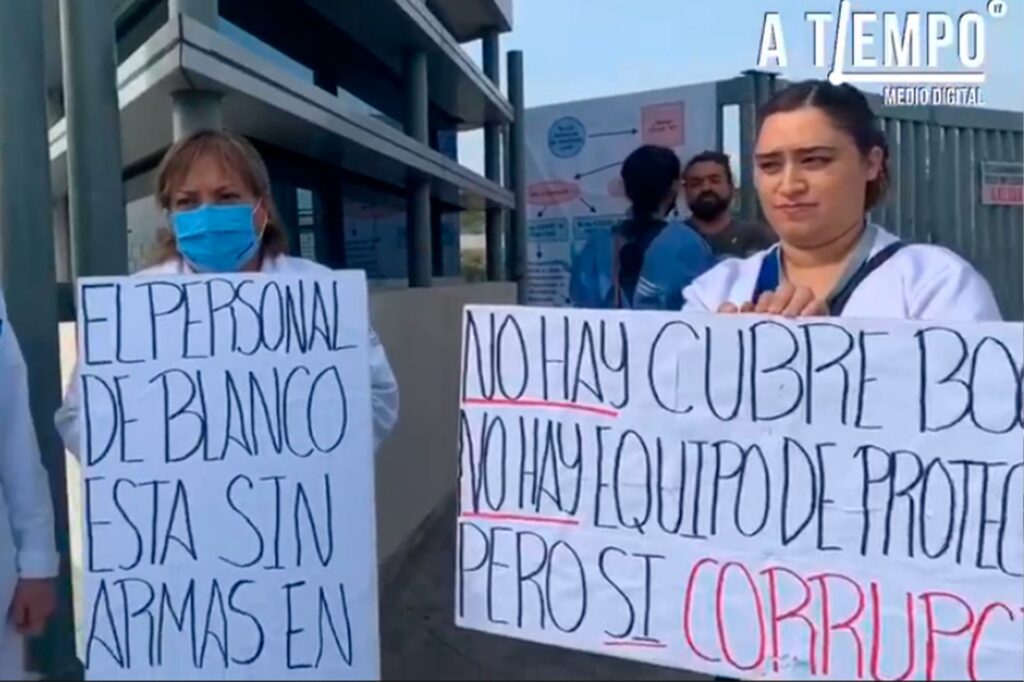 Protestas por falta de insumos en el Hospital General de Saltillo antecedieron la salida de uno de los funcionarios que firmó el contrato con la EFOS. Fotografía: A Tiempo TV