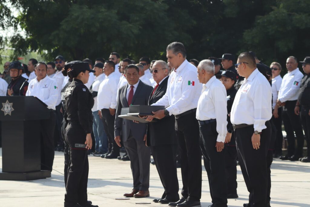 Ceremonia de honores fúnebres. Foto de Secretaría de Seguridad de Tamaulipas