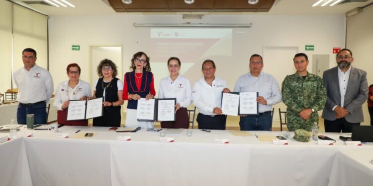 Toman protesta a integrantes del Consejo Estatal de Nutrición