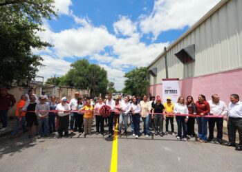 ENTREGA CARMEN LILIA CANTUROSAS OBRAS DE PAVIMENTACIÓN Y RECARPETEO EN CUATRO COLONIAS AL PONIENTE DE NUEVO LAREDO