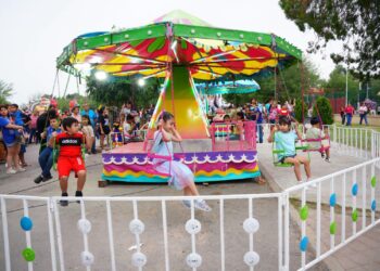 CELEBRAN MILES DE FAMILIAS EL DÍA DEL NIÑO EN GRAN FESTIVAL DEL SISTEMA DIF Y GOBIERNO MUNICIPAL