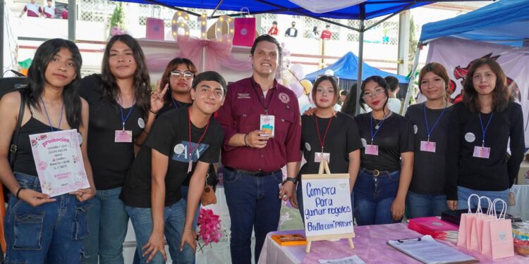 Humberto Prieto impulsa a la juventud emprendedora de Tamaulipas. Foto de Facebook