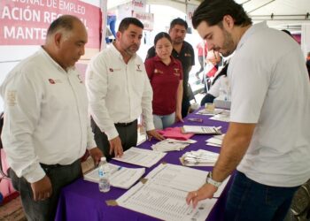 Acerca STPS oportunidades de empleo y movilidad laboral a habitantes de Nuevo Morelos