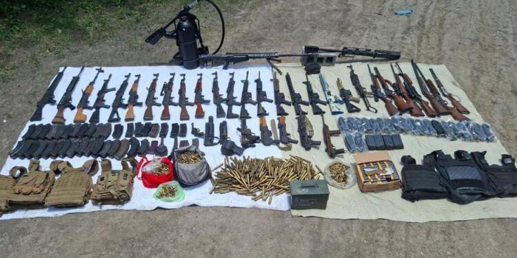 Decomisan arsenal en Matamoros; incluía un lanzallamas. Foto de Sedena