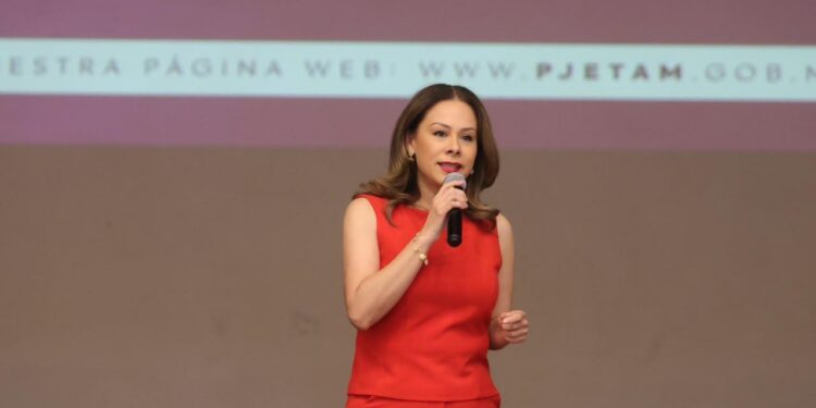 Imparte Poder Judicial de Tamaulipas conferencia para prevenir delitos entre jóvenes